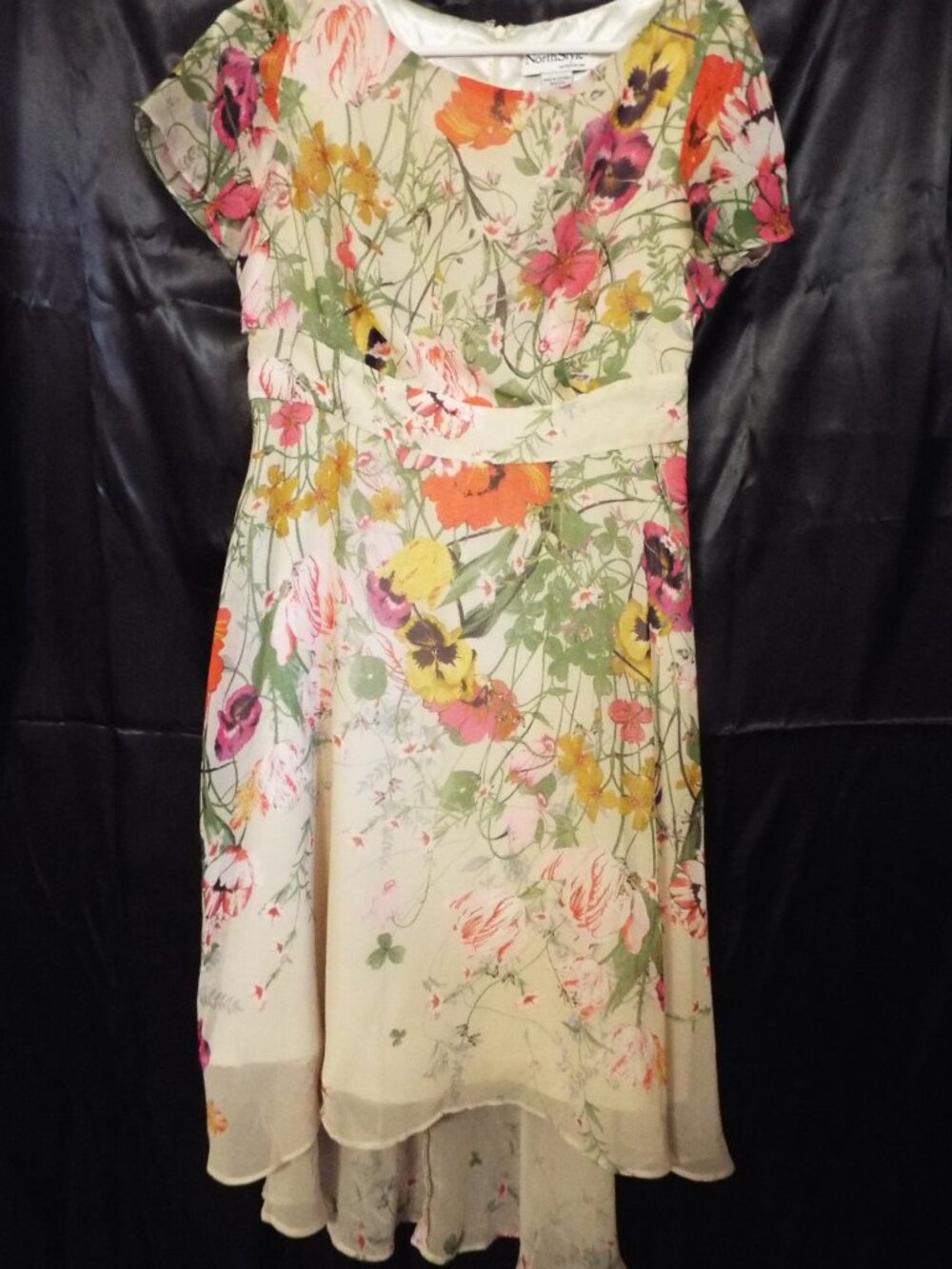 North Style White Floral Hi-Low Lined Dress Size 8